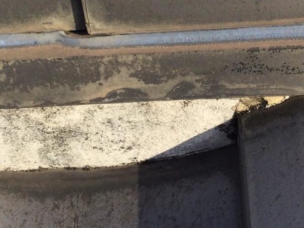 稲美町の棟の漆喰の経年劣化